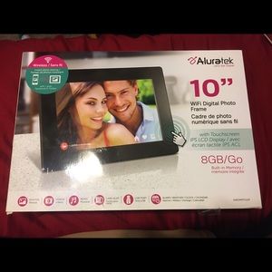 NEW Aluratek 10 inch WiFi Digital Photo Frame